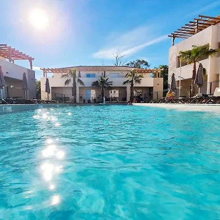 Διαμέρισμα Bravone 61- T2- Pieds Dans L'eau-piscine Chauffee Dans Residence- Clim